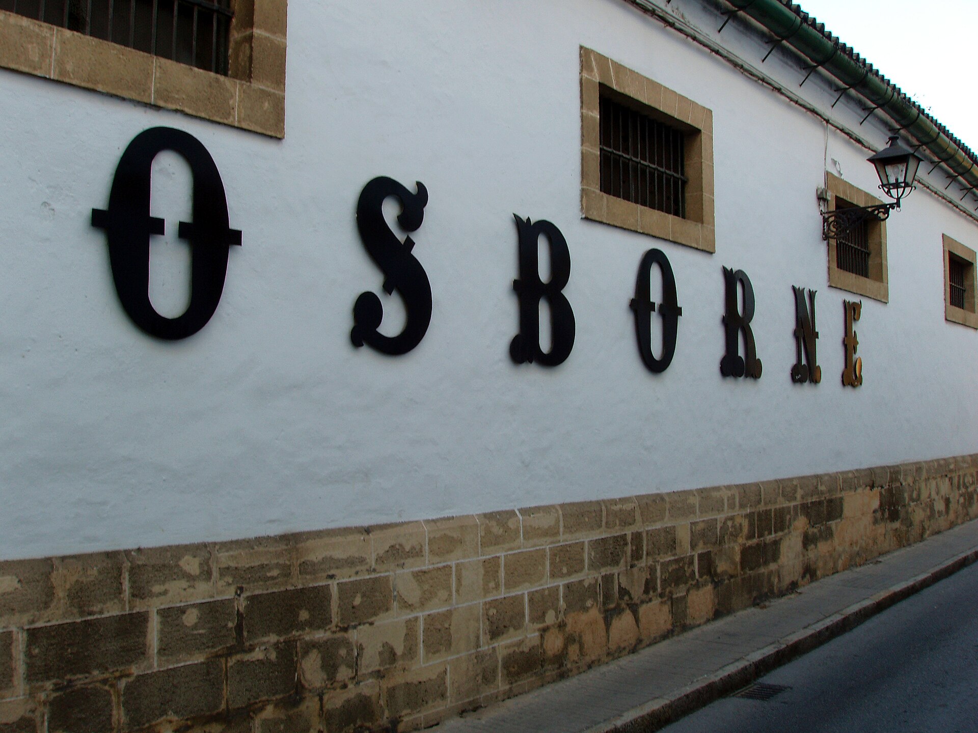 Almacenes de Bodegas Osborne