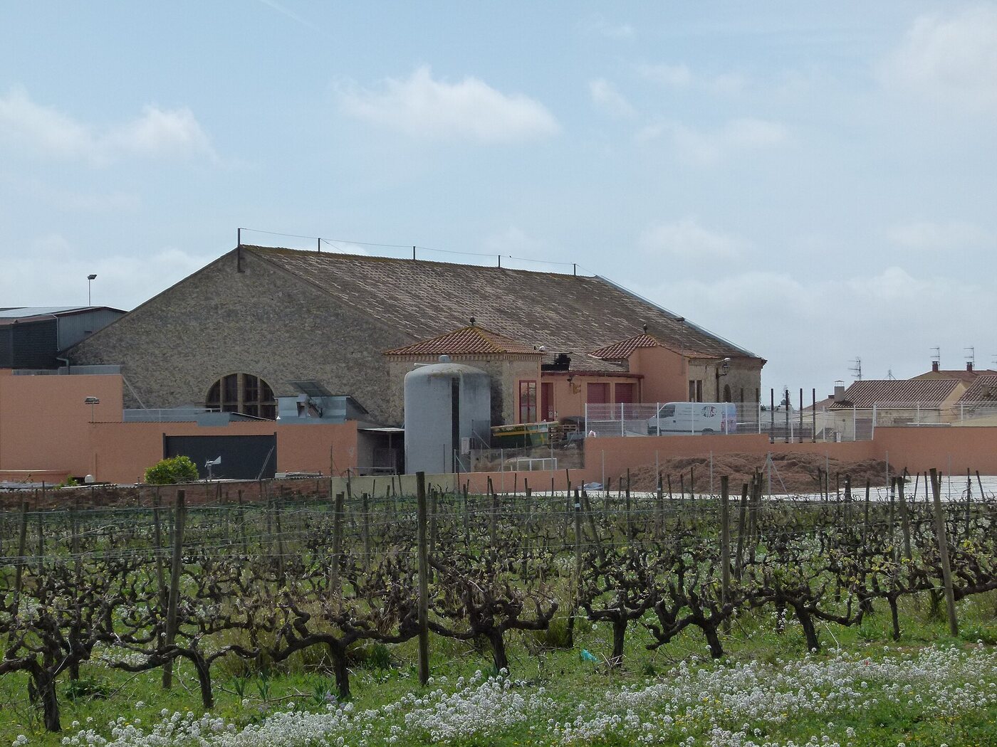 Celler Cooperatiu de La Granada i agrobotiga El racó del celler