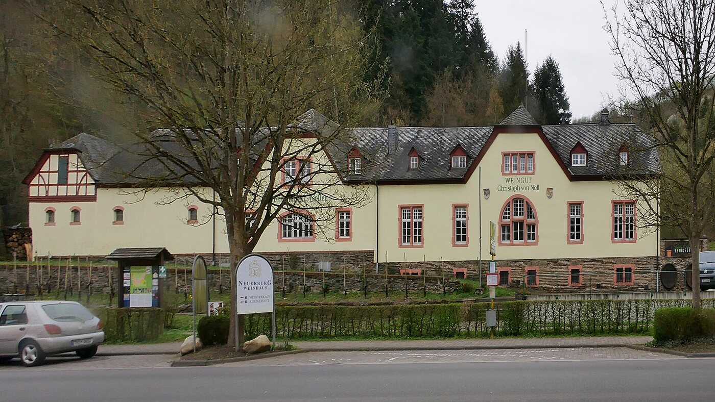 Dominikaner-Weingut C. von Nell-Breuning
