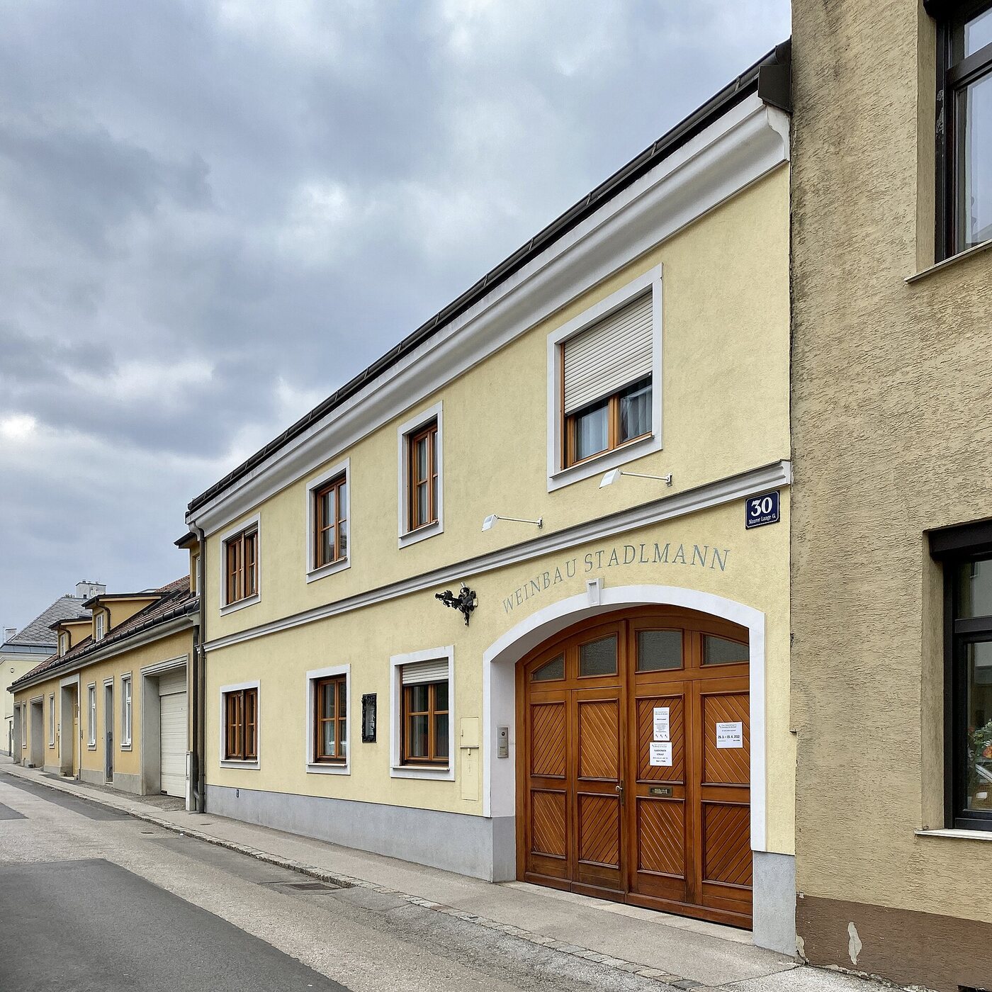 Weinbau und Heuriger Der Stadlmann