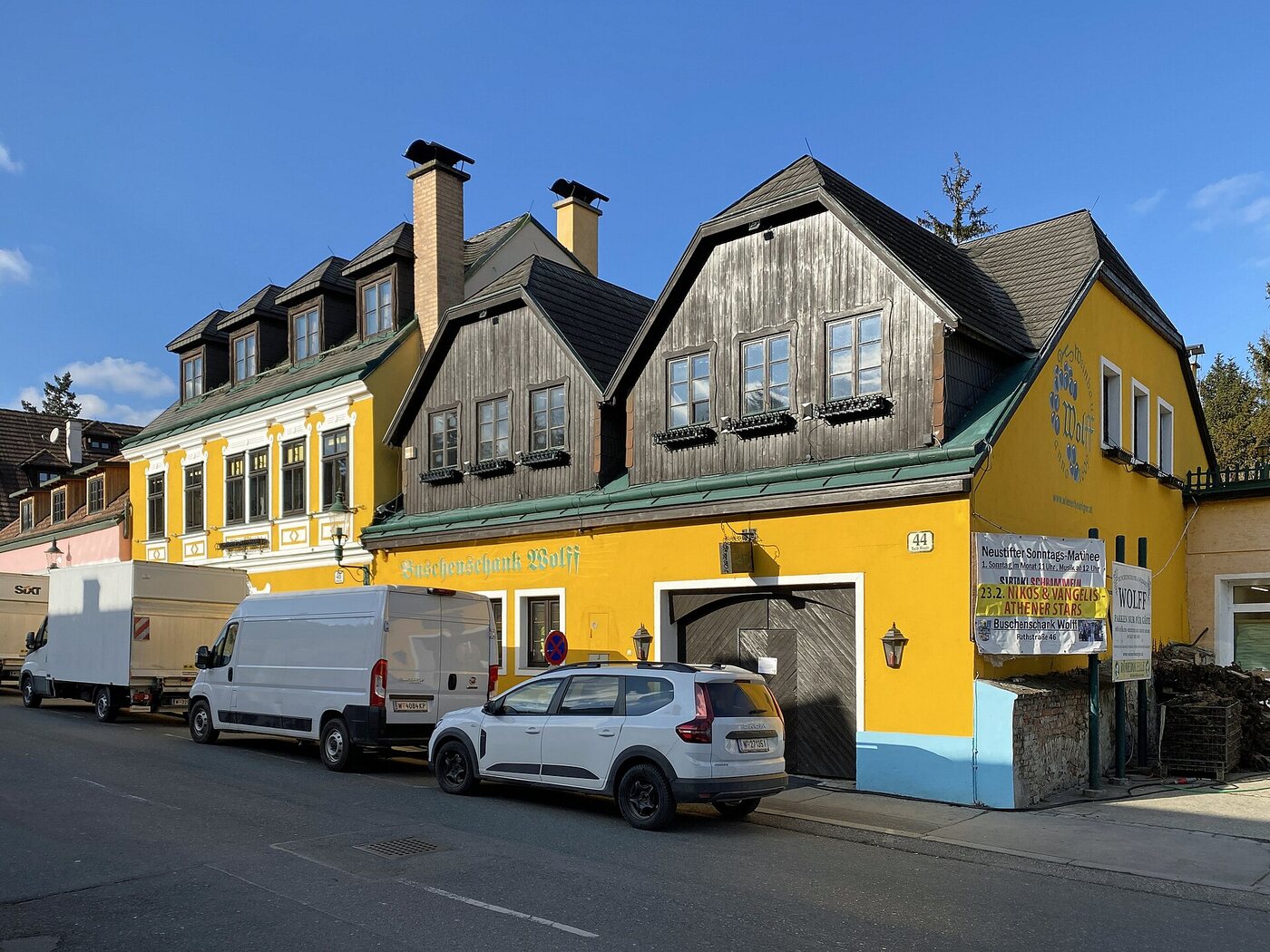 Weinbau und Heuriger Wolff